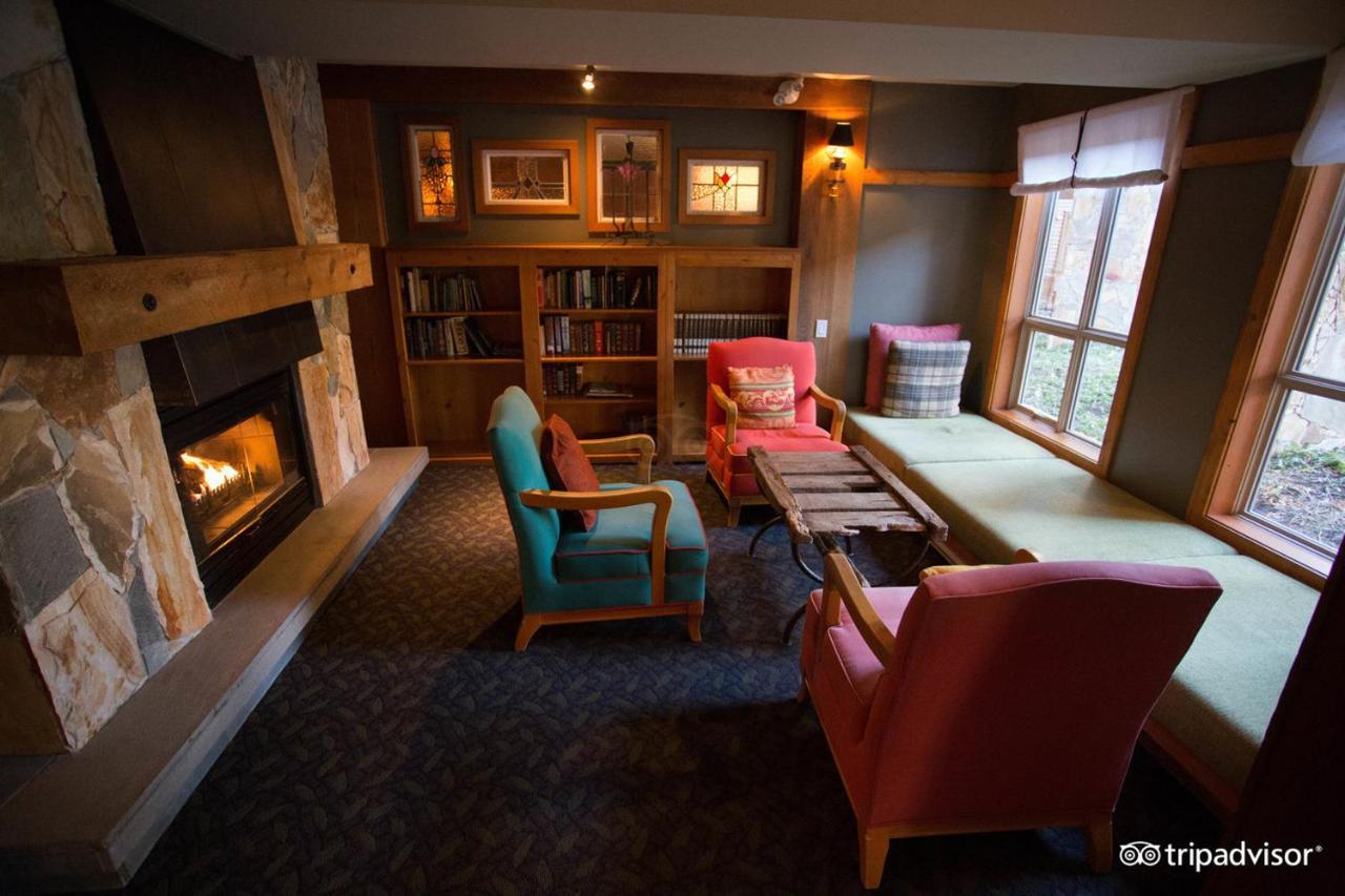 Hotel Hilton Grand Vacations Club Whistler Extérieur photo