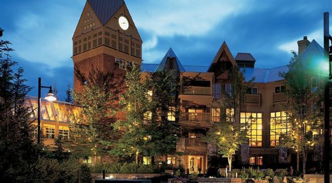 Hotel Hilton Grand Vacations Club Whistler Extérieur photo