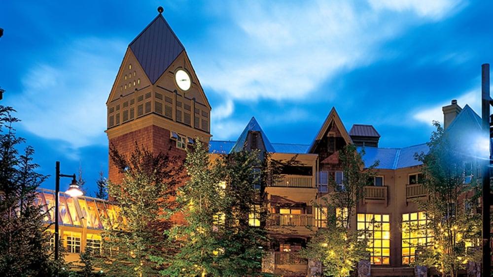 Hotel Hilton Grand Vacations Club Whistler Extérieur photo