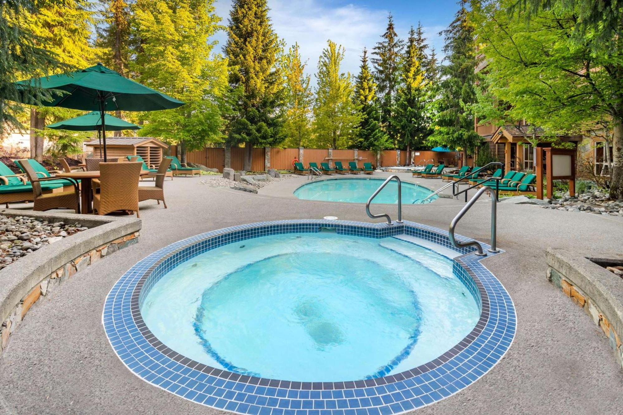 Hotel Hilton Grand Vacations Club Whistler Extérieur photo