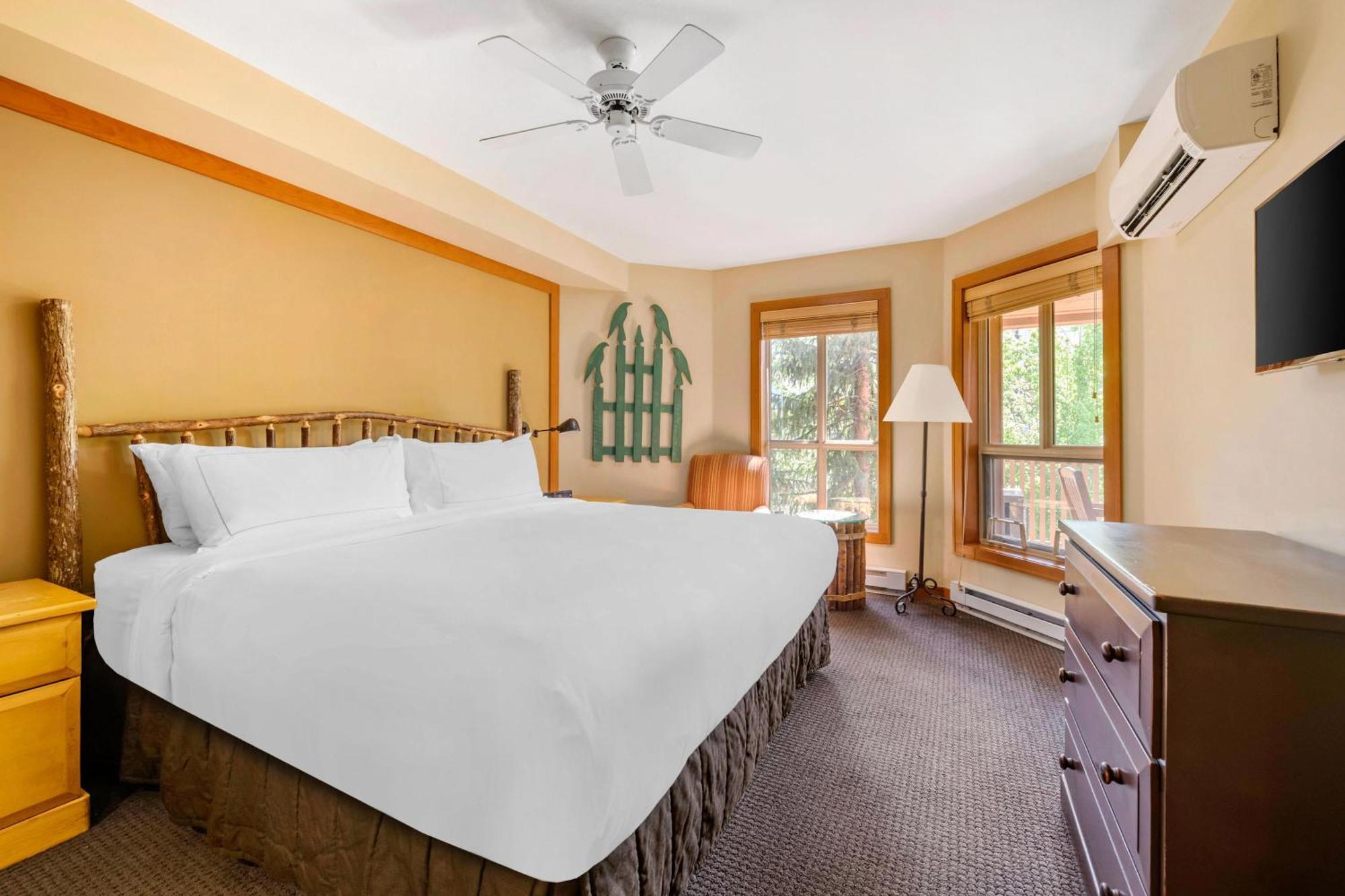Hotel Hilton Grand Vacations Club Whistler Extérieur photo